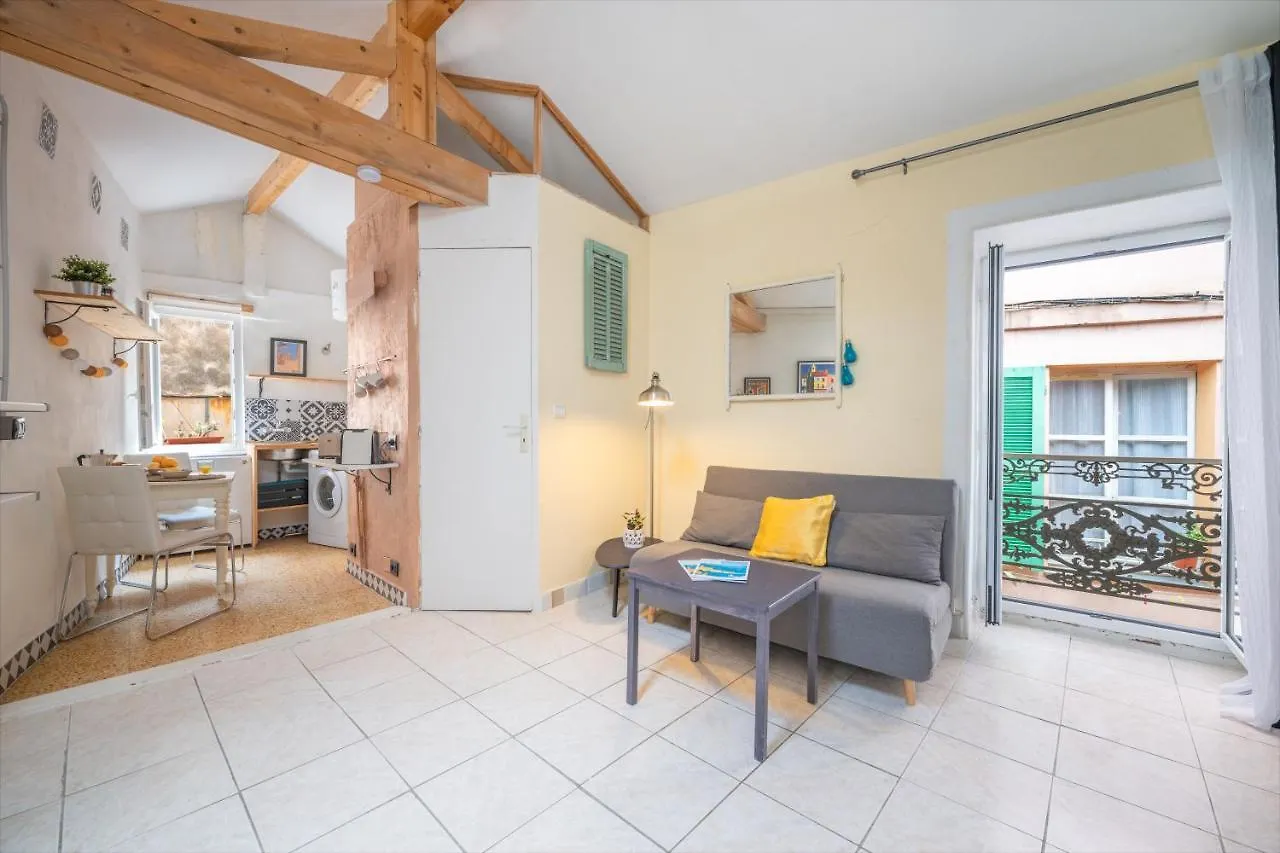 Apartment Charmant Studio Vieille Ville De Menton, Basilique Saint-Michel France